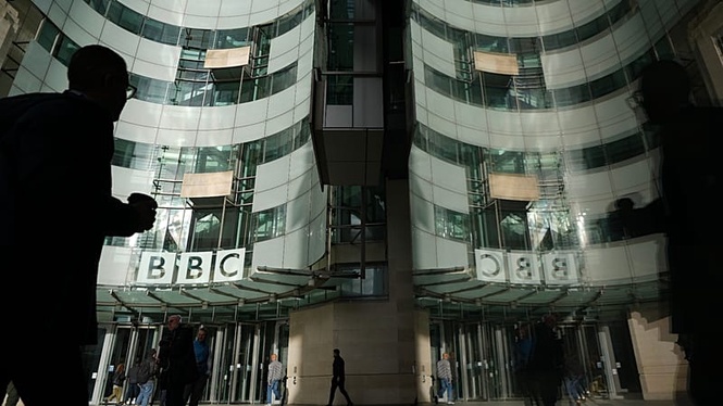 Judge orders Trump to sit for a deposition in his BBC defamation lawsuit by December 11