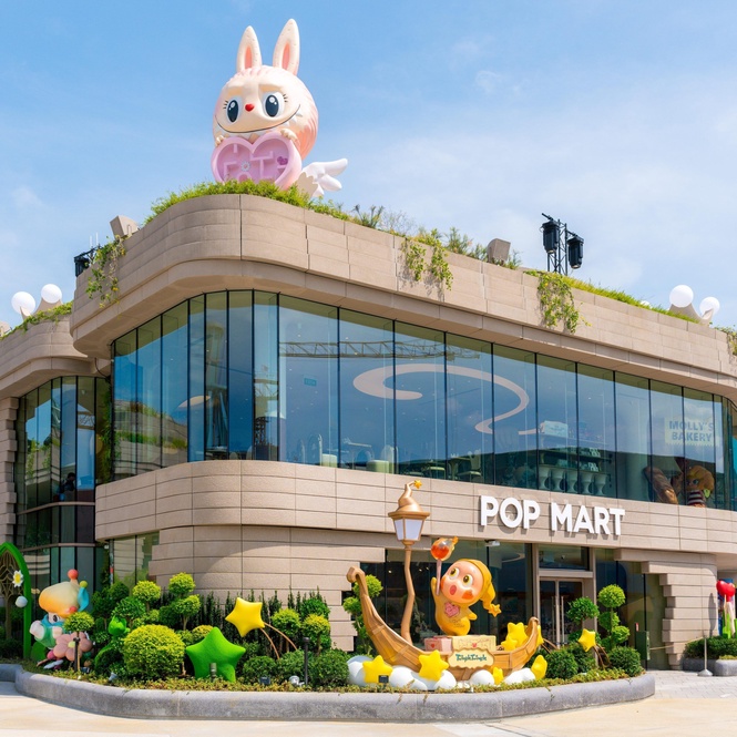 Image from: Inside POP MART’s new Sentosa store, home to Southeast Asia’s first POP BAKERY