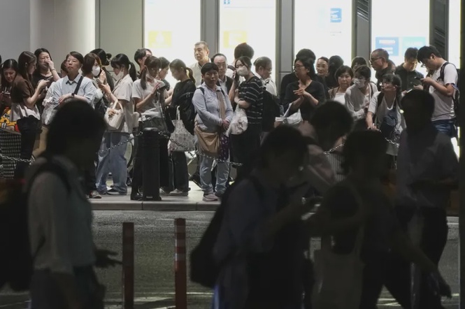 Image from: Japan Raises Residency Fees as Foreigners Flood Immigration Offices
