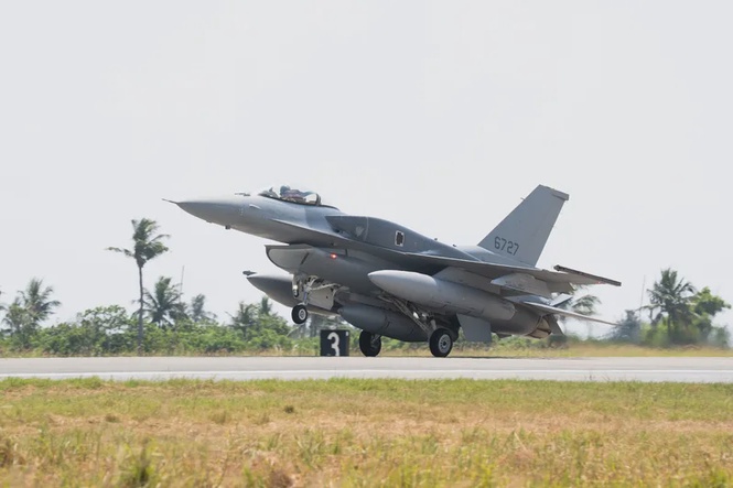 Image from: Taiwan's $8 Billion F-16s Land Without A Finished Electronic Shield