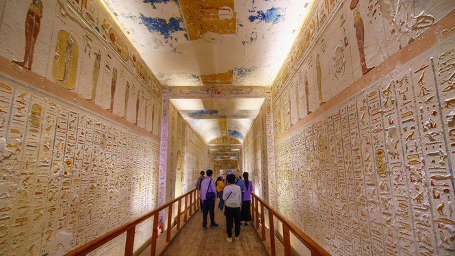 Image from: In Egypt, archeologists just unveiled a newly revealed relic from King Tutankhamun’s tomb (and you can actually see it!)