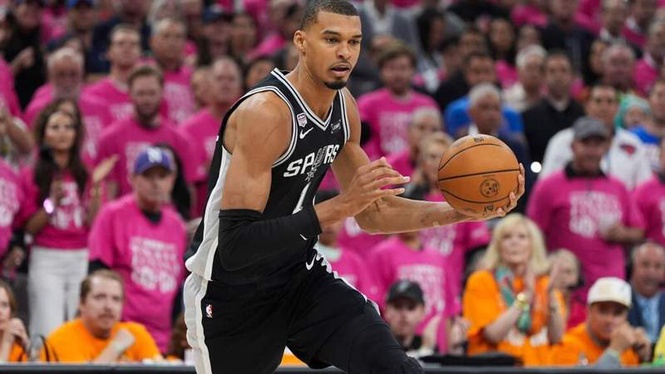 Image from: New York Knicks storm back to beat Wembanyama's Spurs in NBA finals opener