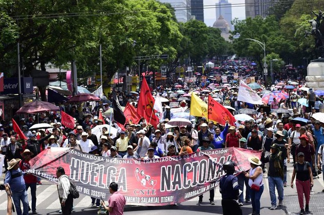 Image from: Protests in Mexico City escalate ahead of the World Cup