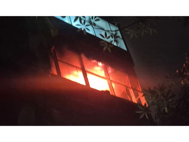 Image from: Delhi: Fire breaks out at Tata Communications office in South Delhi's Nehru Place