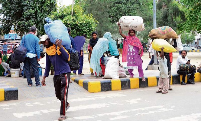Image from: Panic grips migrant workers as Gurugram police launch anti-infiltration drive