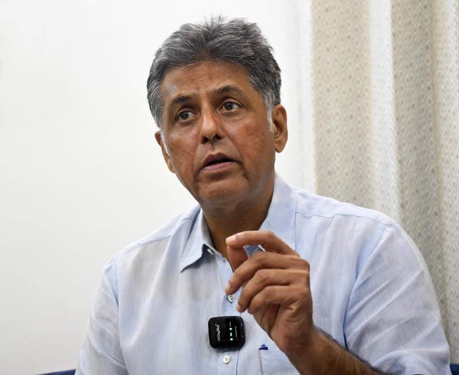 Image from: Chandigarh MP Manish Tewari backs Saurabh Joshi on mayoral power