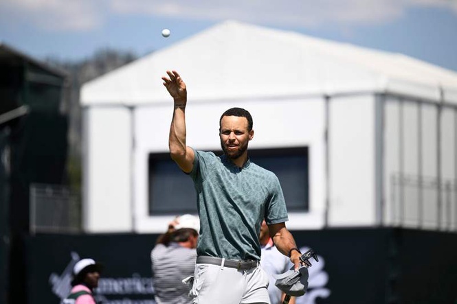 Image from: Draymond Green reveals when Stephen Curry could realistically play on the PGA Tour