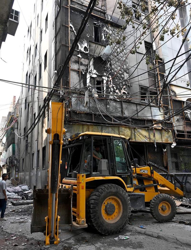 Image from: Delhi Govt orders crackdown on illegal constructions, safety violations