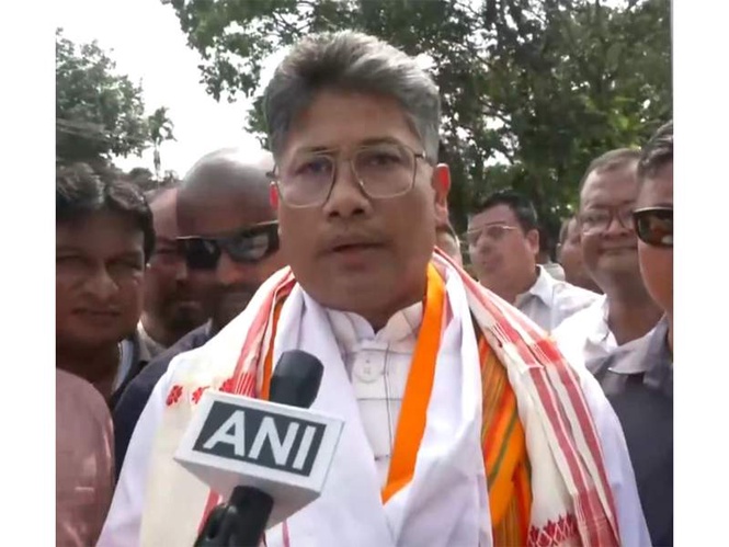 Image from: "Will try my best to work for society and for people of Assam": Newly inducted Cabinet Minister Pijush Hazarika