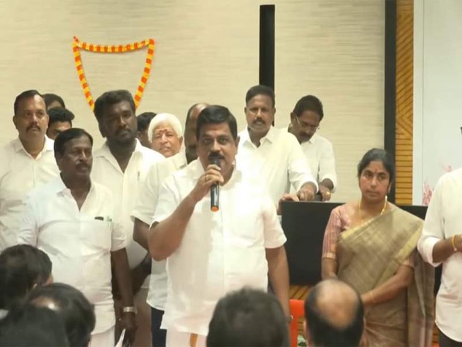 Image from: Tamil Nadu: Over 300 AIADMK members join TVK, extend support to ruling party