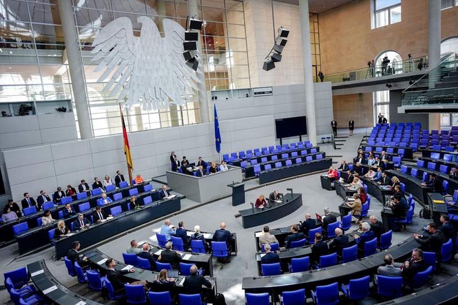 Image from: Business group: German MPs should cancel summer recess to pass reforms