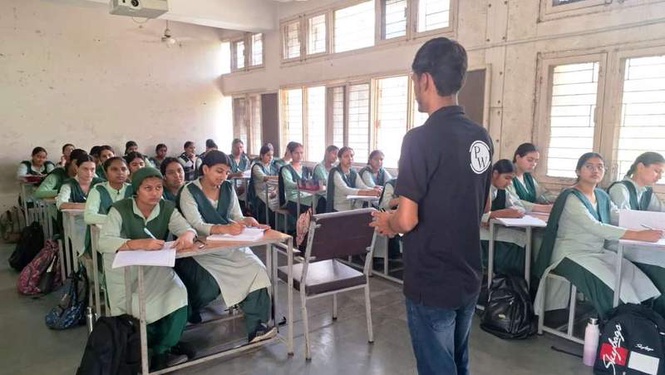 Physics Wallah to help govt school students crack JEE, NEET - Newswav