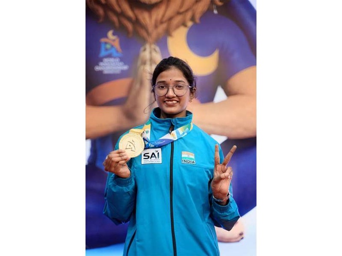 Image from: Daughter of a mason, Bengal's Ritu Mondal boots Olympic dreams with double gold at World Yogasana Championships 2026