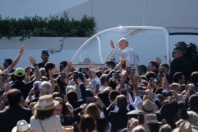 Image from: Pope Leo's Mass attended by 1.2 million in Madrid