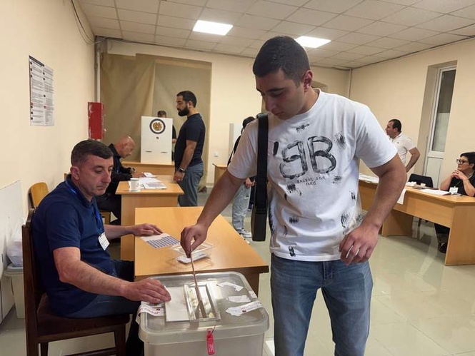 Image from: Arrests and bomb threats overshadow Armenian election