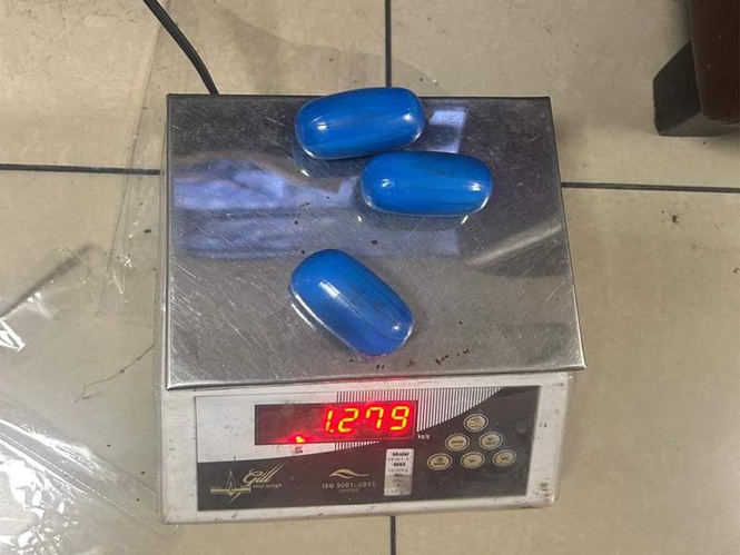 Image from: DRI arrests 7, seizes Rs 5 crore gold at Mumbai Airport