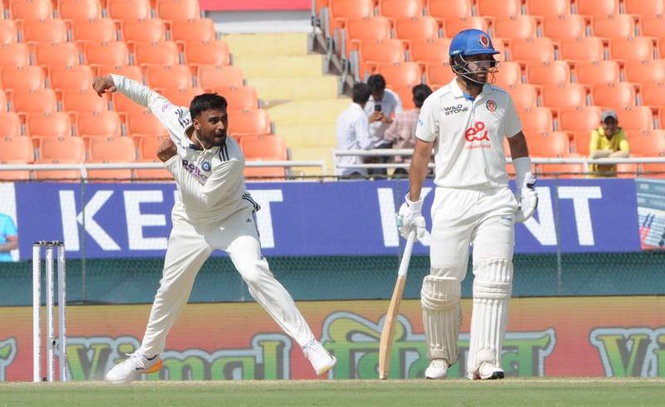 Image from: Suthar makes dream debut