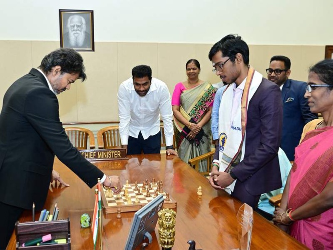 Image from: Praggnanandhaa honoured by Tamil Nadu CM Vijay with Rs 50 lakh reward after historic Norway Chess triumph