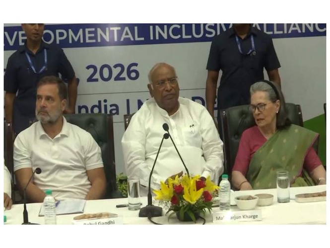 Image from: Kharge flags SIR, foreign policy, hails "unity" in defeating Delimitation Bill at INDIA bloc meeting