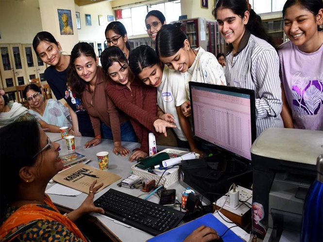 Image from: Verification and Re-evaluation window remained fully functional, 1.6 lakh candidates submitted requests: CBSE