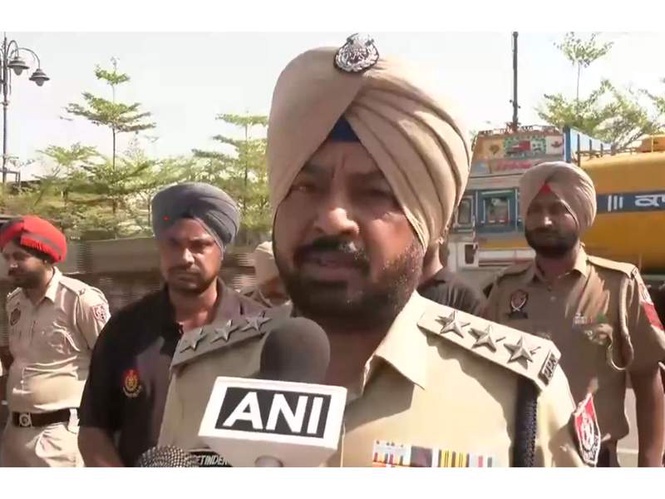 Image from: Farmers protest in Amritsar over urea, fertilizer shortage; security beefed up
