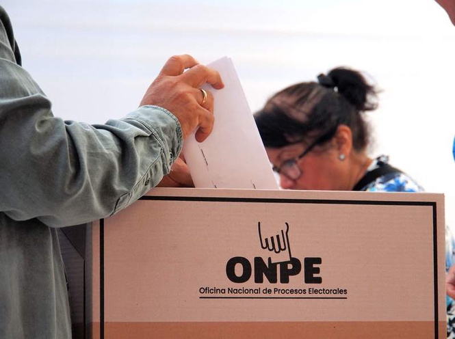 Image from: Fujimori holds narrow lead in Peru's presidential run-off