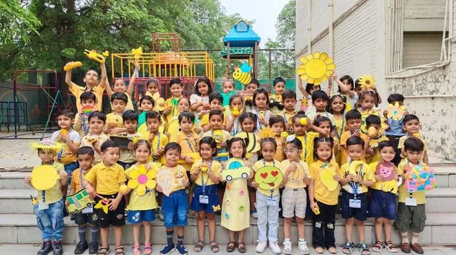 Image from: DAV Senior Secondary Model School, Sector 8, Panchkula, celebrates ‘Yellow Colour Day’