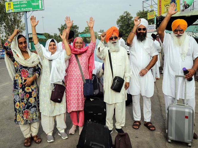 Image from: Pakistan issues 737 visas to Indian pilgrims for Guru Arjan Dev Ji Martyrdom Day events