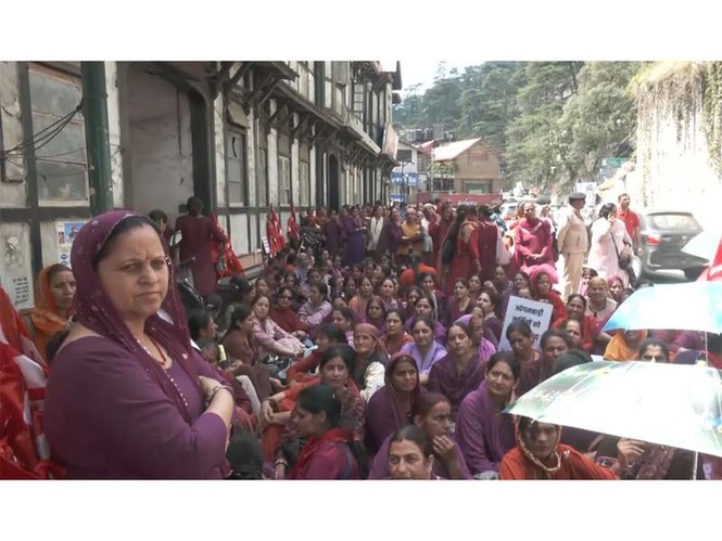 Image from: Aganwadi workers gherao Himachal Secretariat, demand gratuity, pension and social security benefits