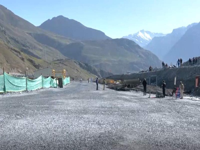 Image from: Union Minister Nitin Gadkari to attend breakthrough ceremony of Zojila tunnel today