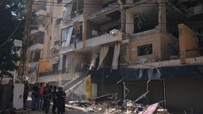 Middle East live: Israeli strikes kill at least 14 in southern Lebanon ...