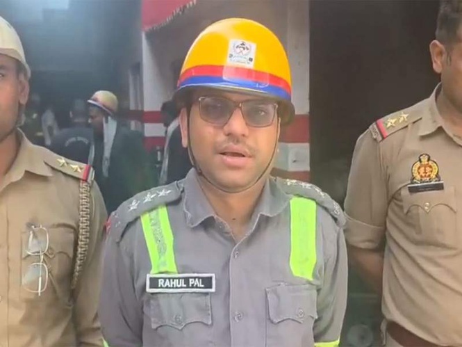 Image from: Fire breaks out at tyre factory in Ghaziabad; no casualties reported
