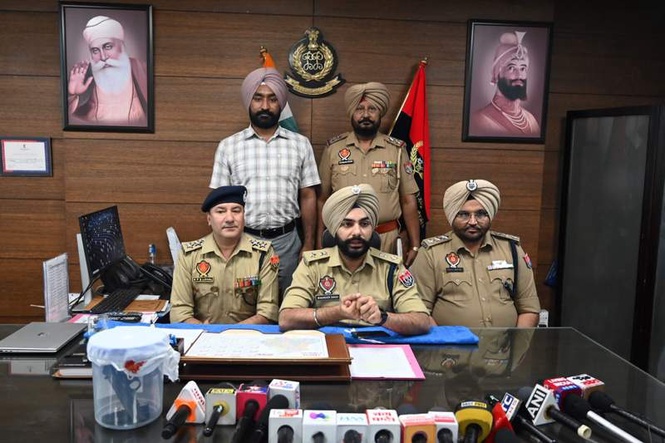 Image from: 2 gangsters held for firing at Nurpur Bedi scan centre after extortion demand refused