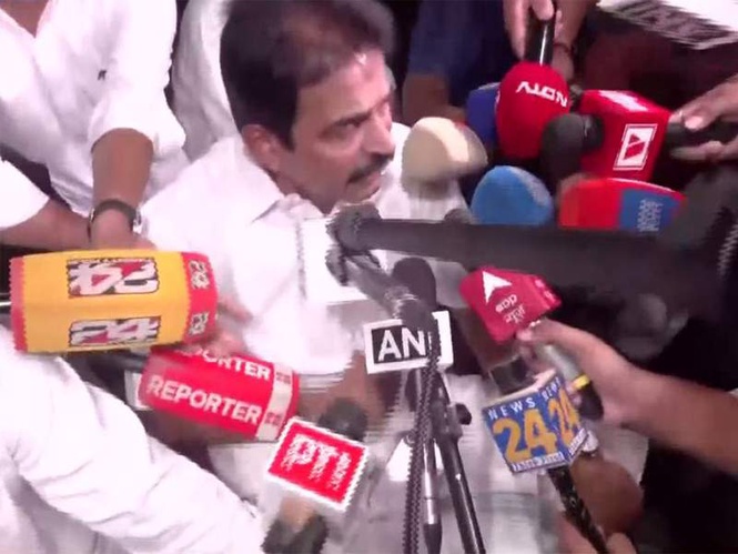 Image from: Election Commission officials "refused to meet us" over our petition: Congress leaders