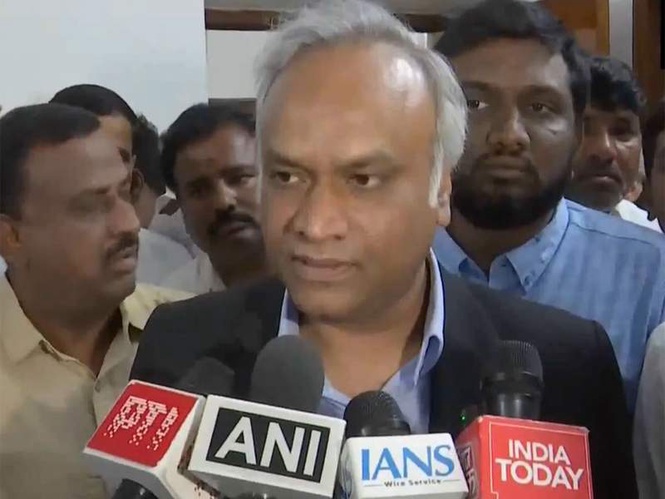 Image from: Priyank Kharge slams Election Commission over Meenakshi Natrajan's nomination, calls for RSS to register