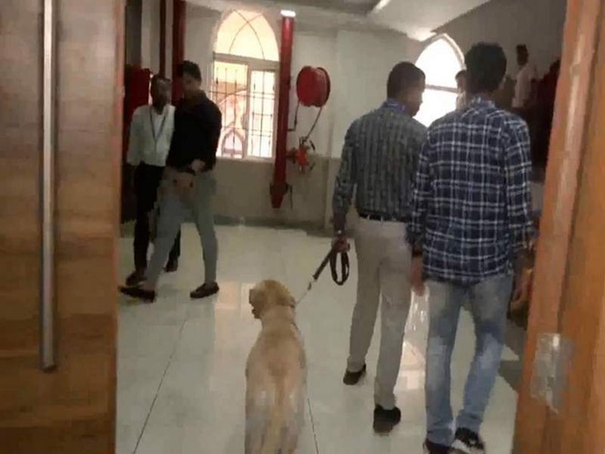 Image from: Multiple bomb threats target government offices in Mumbai, Ahmedabad; BMC, NSE, AMC among targets