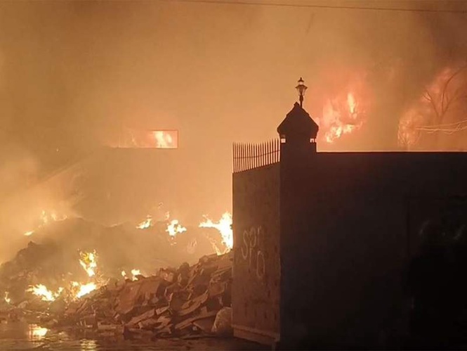 Image from: Tamil Nadu: Fire breaks out in Ranipet at cardboard storage company