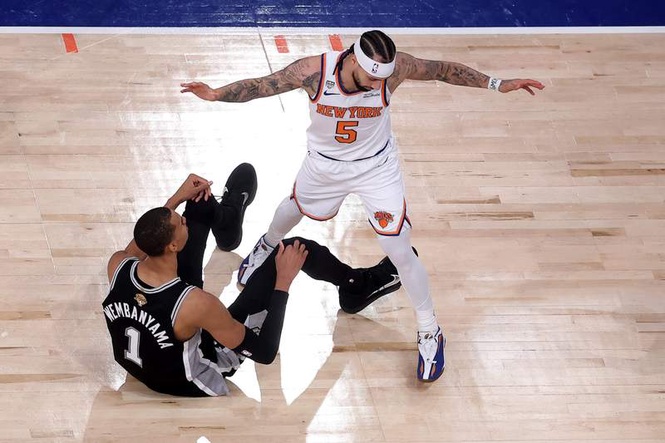 Image from: Dave Portnoy left stunned as Jose Alvarado avoids flagrant foul after tackling Victor Wembanyama