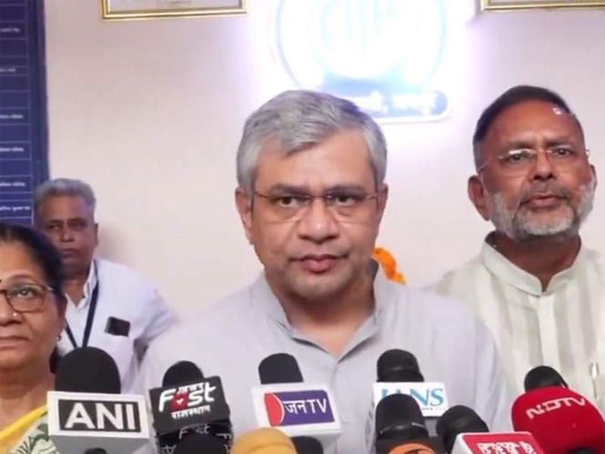 Image from: FM coverage being expanded across border areas from Kashmir to Kutch: Ashwini Vaishnaw