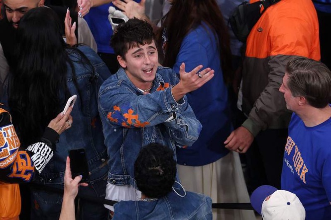 Image from: Timothee Chalamet and Kylie Jenner lead Knicks fan celebrations outside MSG after Game 4