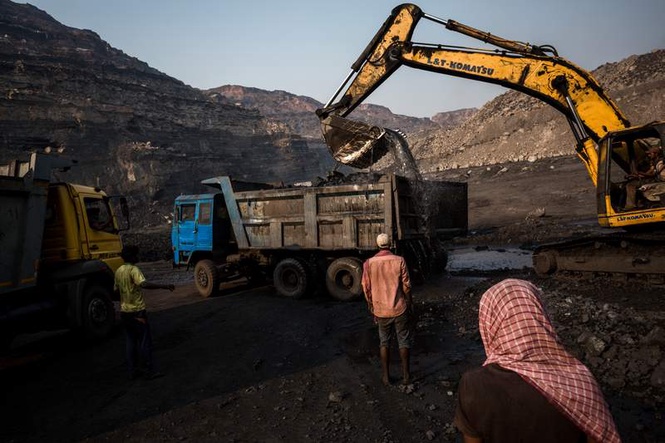 Image from: High Court orders CBI probe into genuineness of illegal mining plea, withdrawal bid
