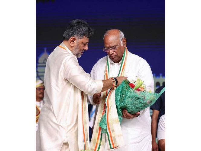 Image from: Karnataka CM Shivakumar congratulates Kharge, Pawan Khera, Mansoor Ali Khan on being elected unopposed to RS
