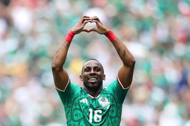 Image from: Who is Julian Quinones? Mexico’s World Cup goalscorer who outshone Cristiano Ronaldo this season