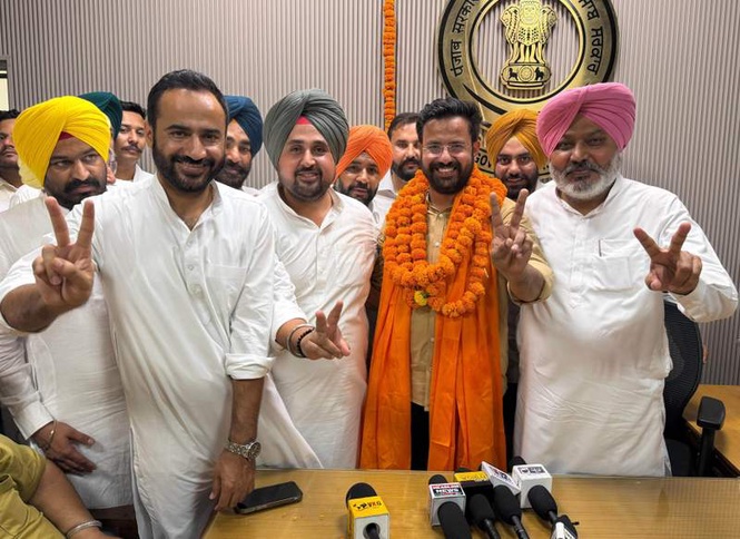 Image from: Meet Hayer’s aide is Barnala’s first Mayor