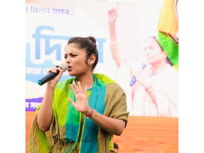 Image from: TMC faces mass exodus in Lok Sabha, 19 MPs including Sayoni Ghosh and Satabdi Roy sign dissent note to speaker