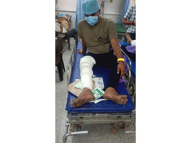 Image from: Two alleged criminals injured in encounter with Delhi Police Crime Branch in Malviya Nagar