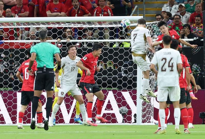 Image from: South Korea fight back to beat Czech Republic 2-1 at World Cup opener