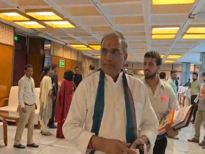 Image from: Three parliamentary committee meetings begin in Delhi; Corporate laws, finance, energy sectors under discussion in Parliament