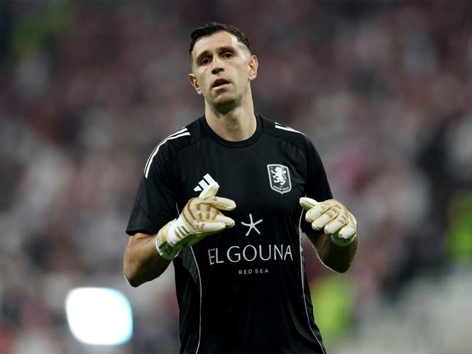 Image from: FIFA World Cup 2026: Argentina goalkeeper Martinez completes first full session after injury