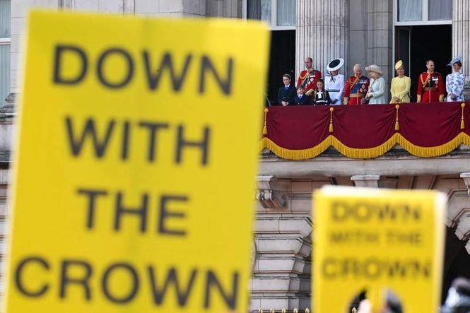 Image from: Republic rage at 'draconian restrictions' from Met as new rules issued ahead of Trooping the Colour